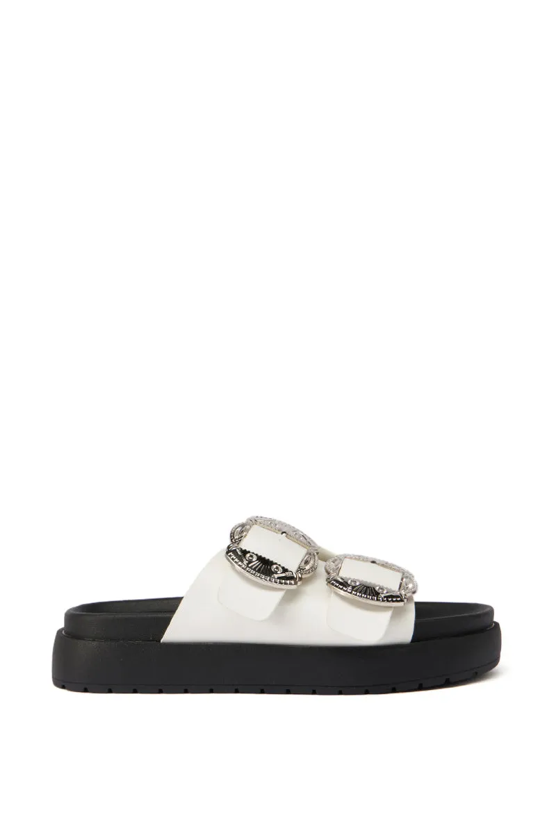 AZALEA WANG CHANTAYE WHITE SANDAL WITH BUCKLE DETAIL