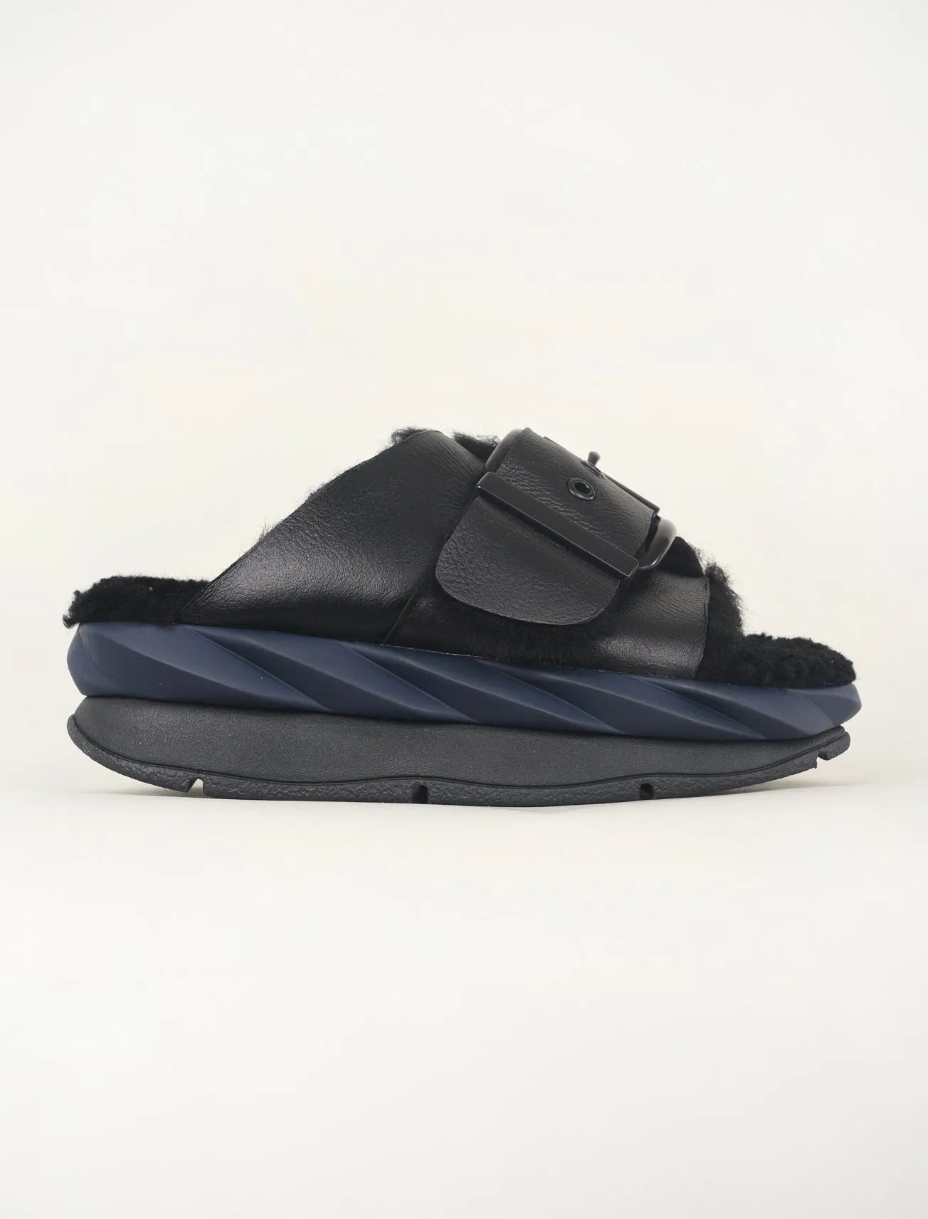 Mellow Laze Shearling Sandal, Onyx